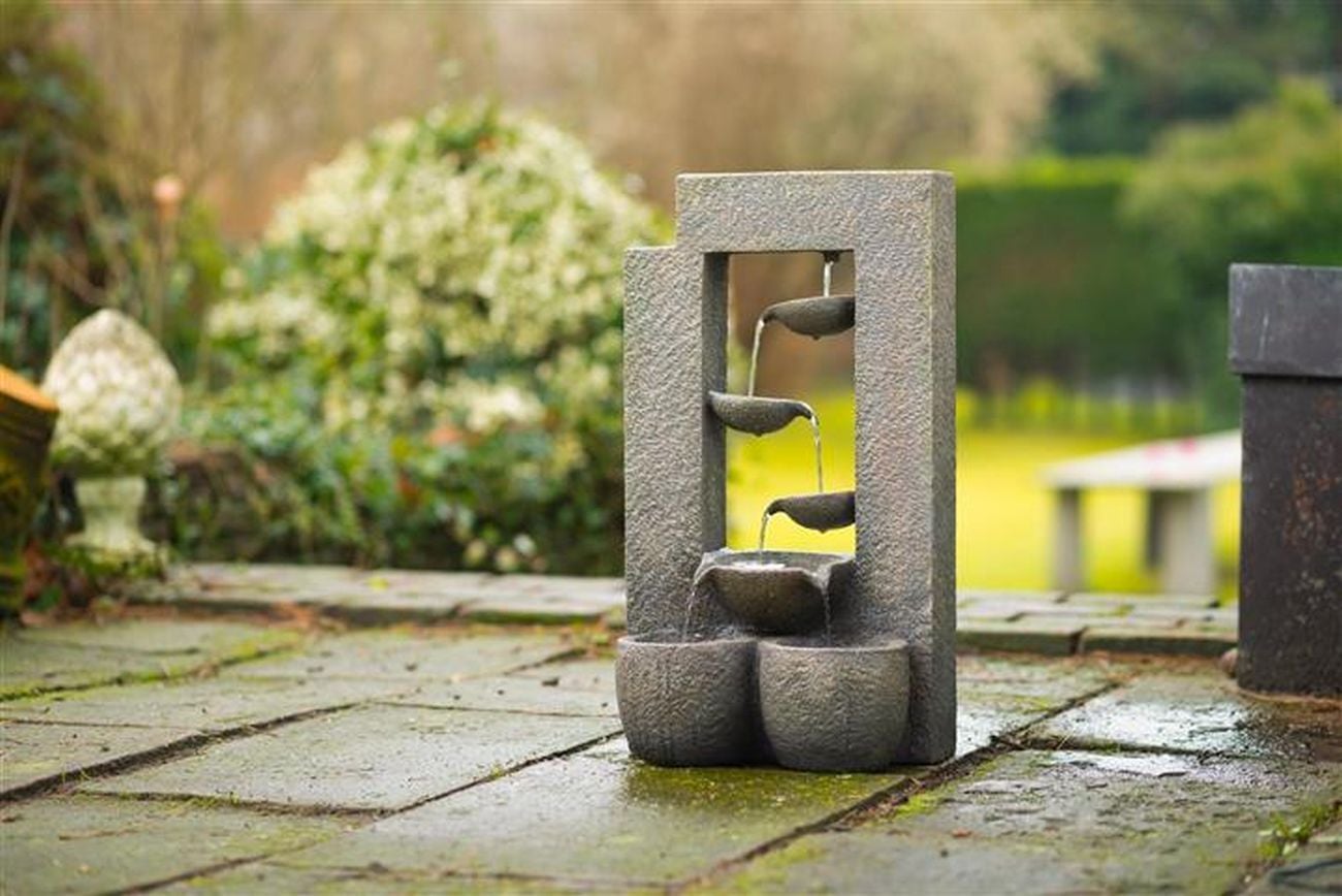 Wasserspiel Bern, 59,5 x 33,5 x 21,5cm 1 Wasserspiel Bern, 59,5 x 33,5 x 21,5cm