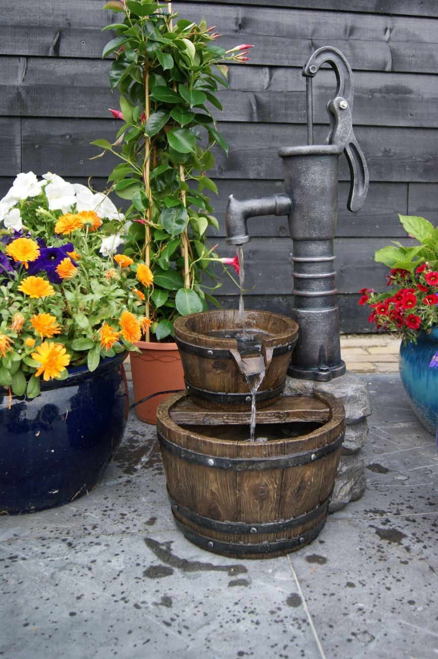 Wasserspiel rustikal 1 Wasserspiel rustikal