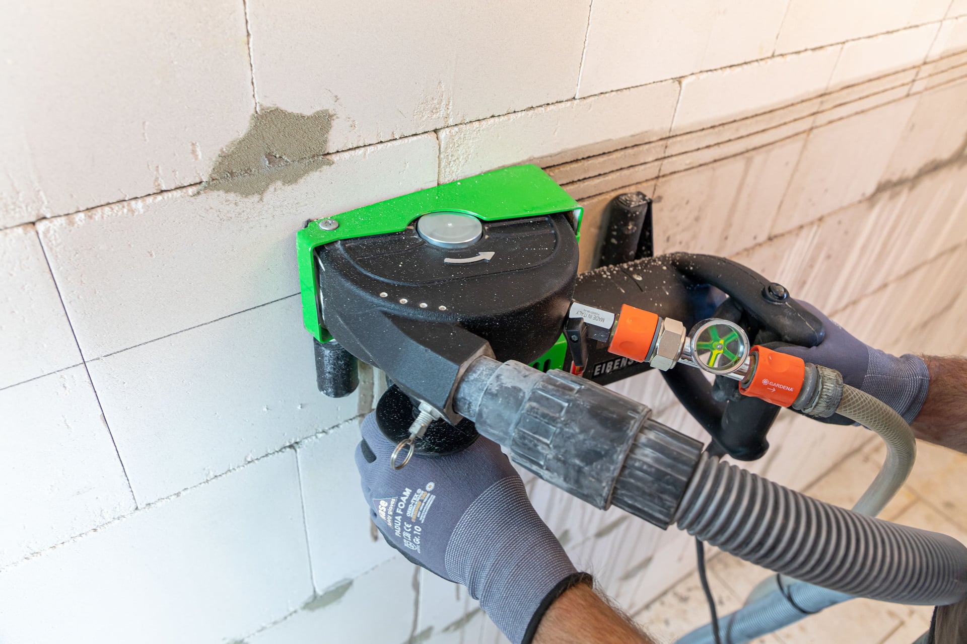 Nass-Trocken-Mauerschlitzfräse EMF 150.1 P 1 Nass-Trocken-Mauerschlitzfräse EMF 150.1 P