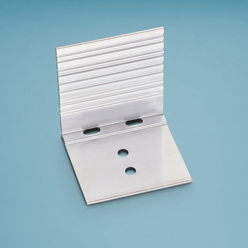 abschluss und haltewinkel alu 60 mm breit 56 mm lang fuer plattenstaerke 16 25 mm