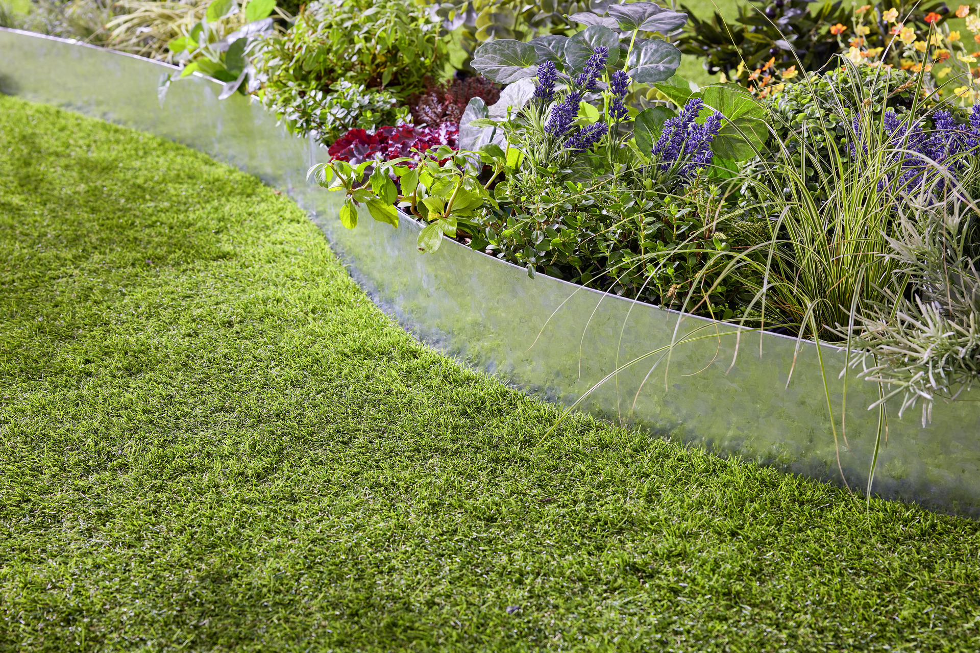 2738551 rasen beet und trennkante