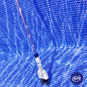 Elektrischer Pool-Reiniger STICK VAC mit Stange 1,65 m