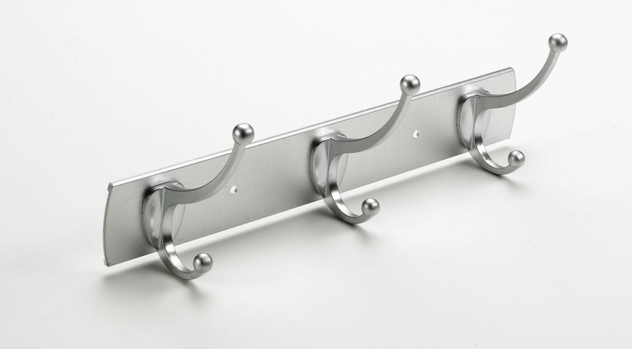 Hakenleiste, 3 Haken, 315 x 110 x 80 mm, Aluminium, Zinkdruckguss eloxiert, verchromt 1 Hakenleiste, 3 Haken, 315 x 110 x 80 mm, Aluminium, Zinkdruckguss eloxiert, verchromt