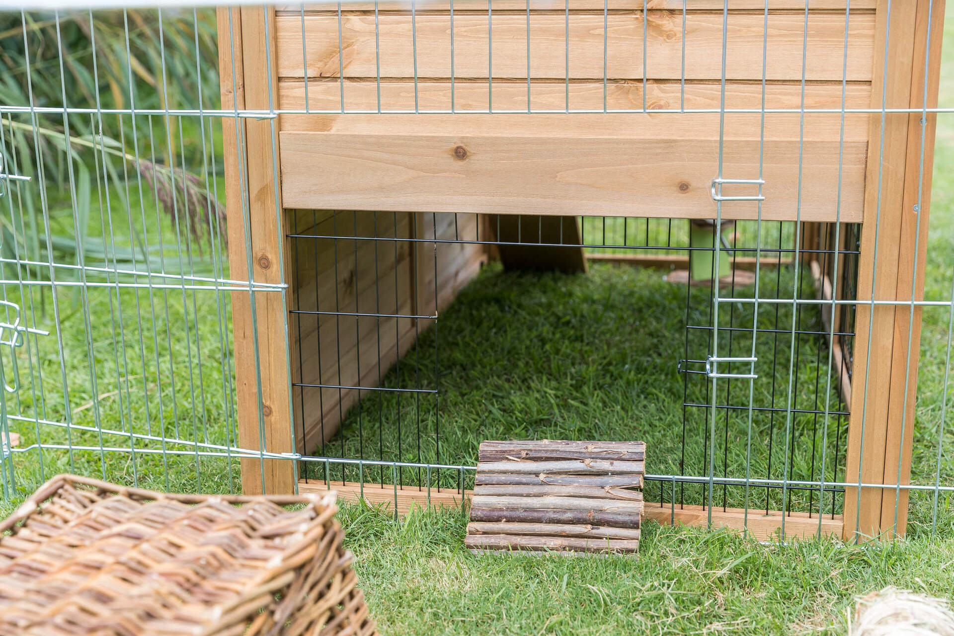 Kleintierstall mit Freilaufgehege 1 Kleintierstall mit Freilaufgehege