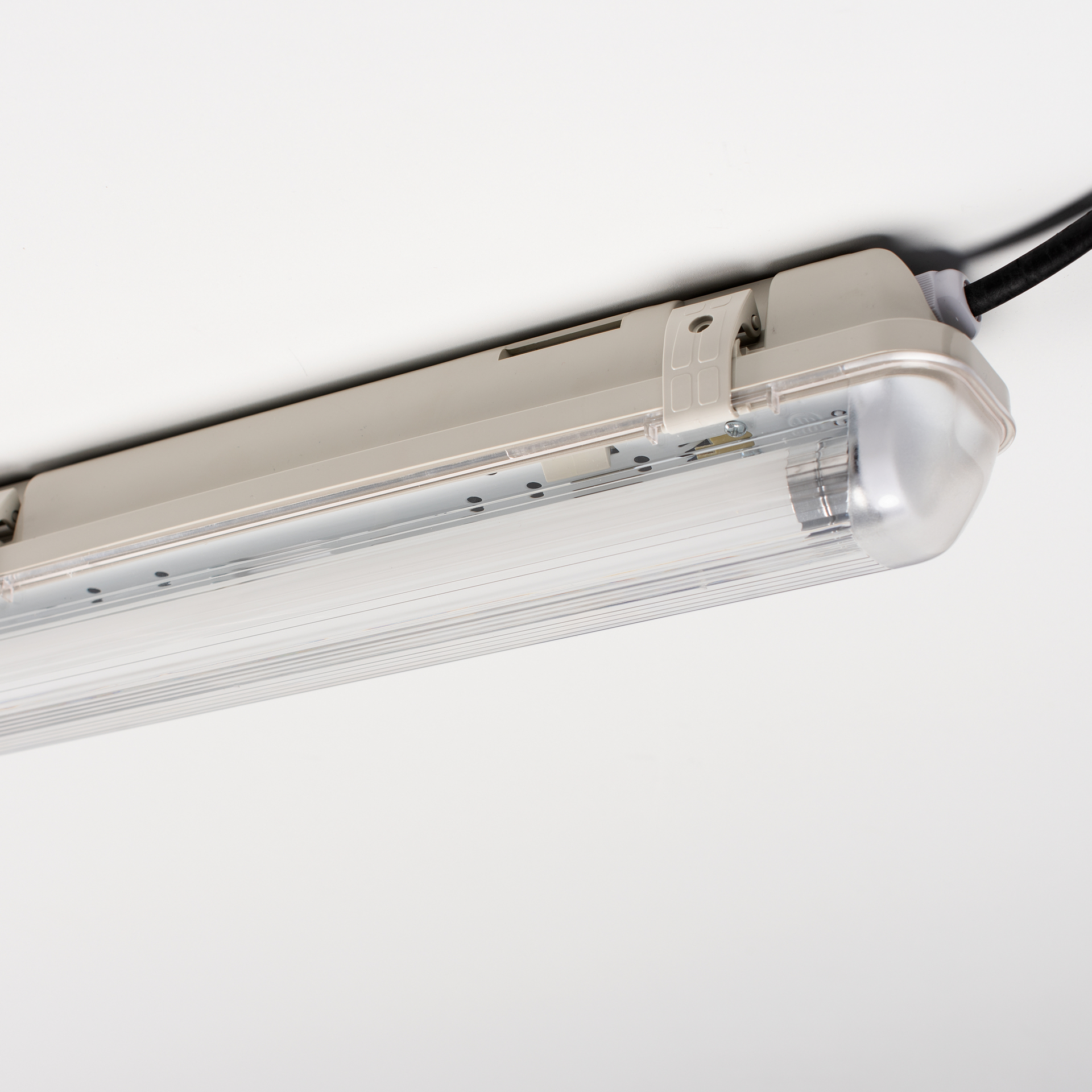 LED Wannenleuchte mit Sensor 1 LED Wannenleuchte mit Sensor