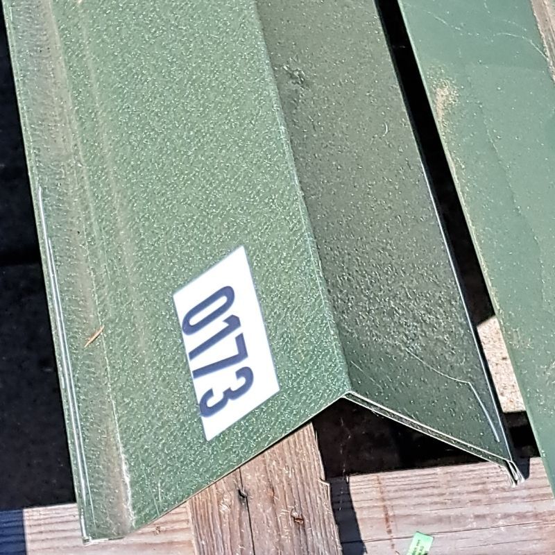Ortgang | 2,10 m Länge | Chromoxidgrün ( RAL 6020 ) 1 Ortgang | 2,10 m Länge | Chromoxidgrün ( RAL 6020 )