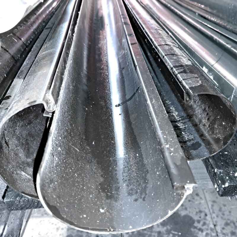 PVC Dachrinne | Ø 100 mm | Länge 4 m | schwarz 1 PVC Dachrinne | Ø 100 mm | Länge 4 m | schwarz