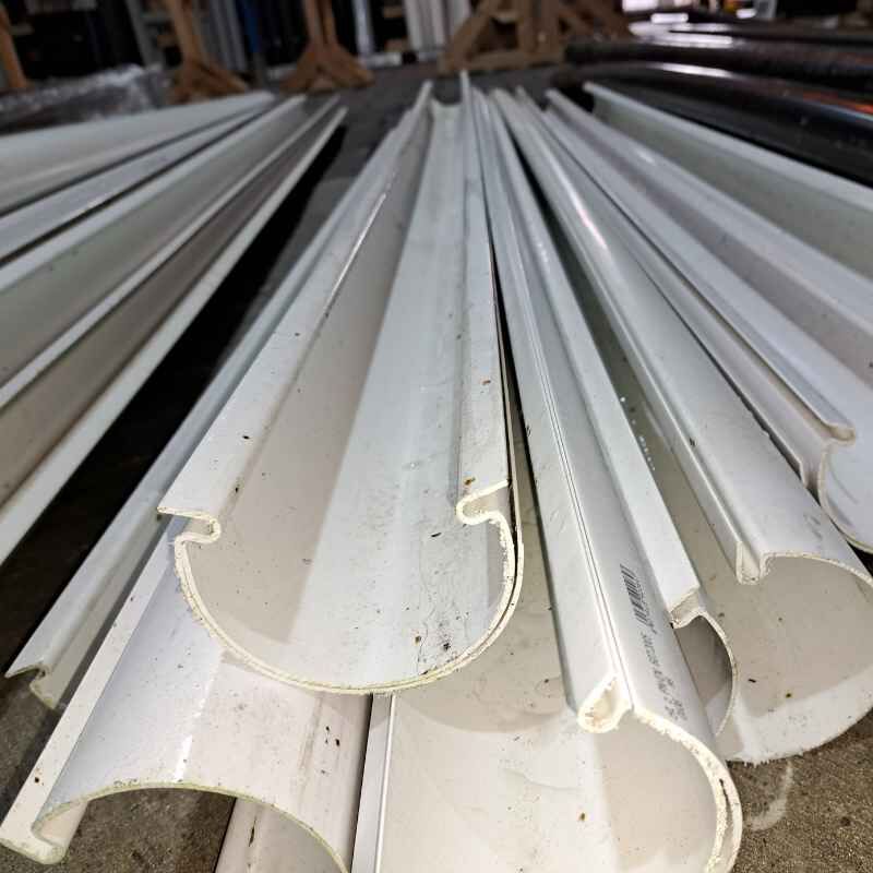 PVC Dachrinne | Ø 100 mm | Länge 2 m | weiß 1 PVC Dachrinne | Ø 100 mm | Länge 2 m | weiß